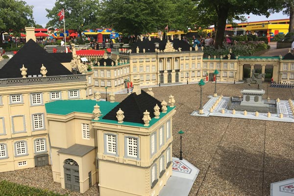 Legoland Danmark inkl bussresa