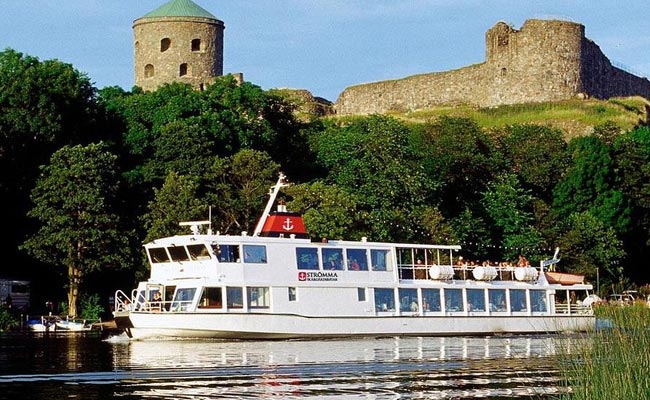 Cruise on a boat tour in Gothenburg